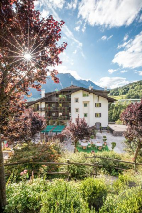Гостиница Belvedere Dolomites Flower Hotel  Моэна